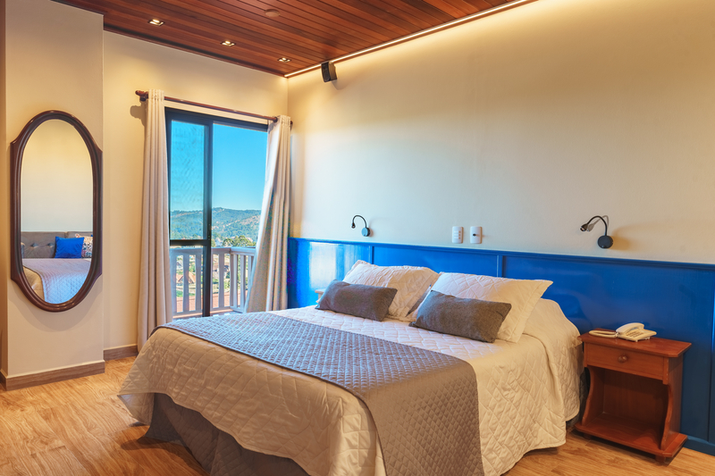 Quarto Duplo Luxo com Varanda - Chalé